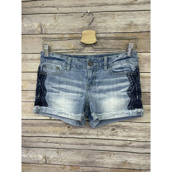 Maurices Size 1/2 Denim Shorts Cuffed Embroidered Boho Jean Distressed - Picture 1 of 10